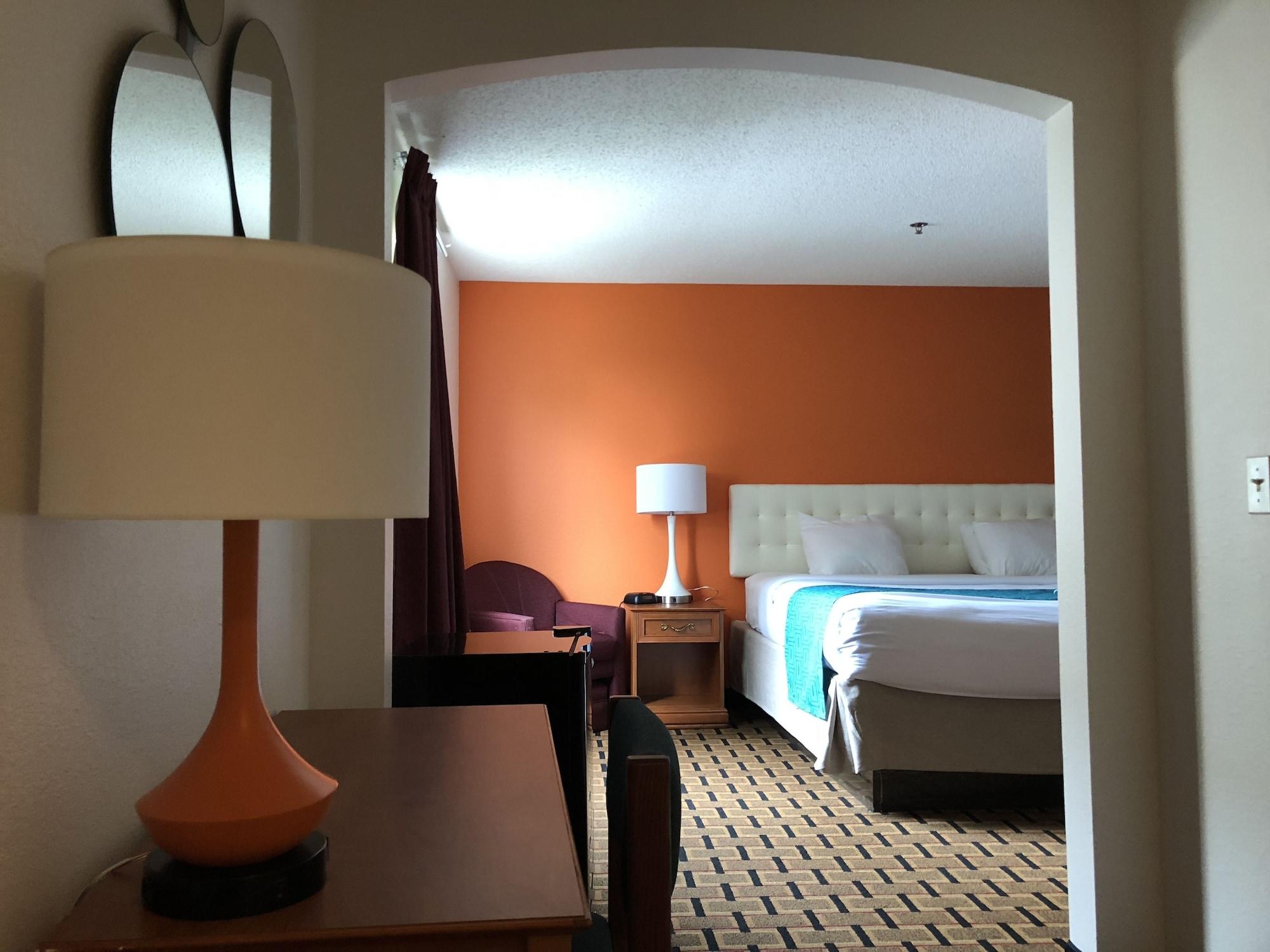 Howard Johnson By Wyndham Airport Louisville Exterior photo